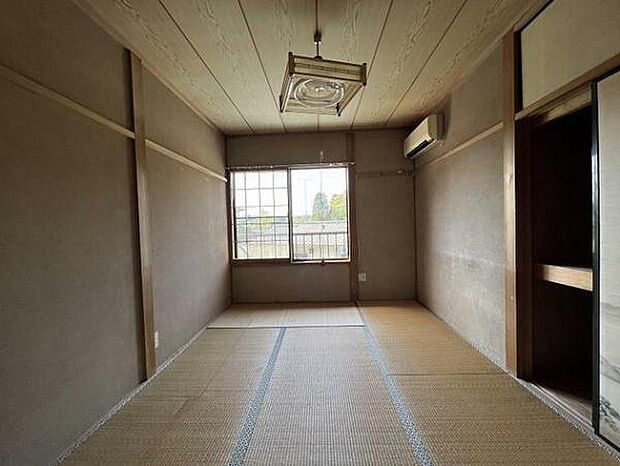 【和室】落ち着きのある明るい6畳の和室