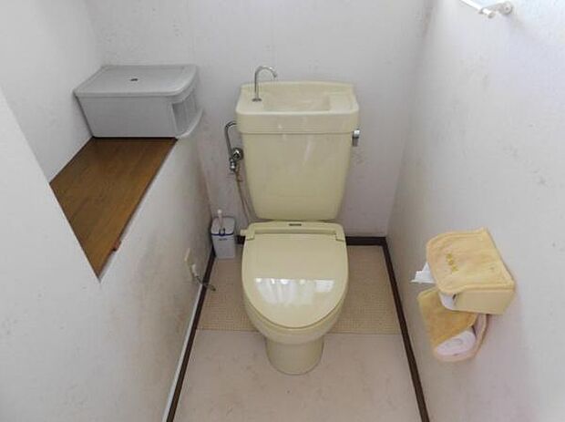 【トイレ】シンプルなベージュの1Fトイレ