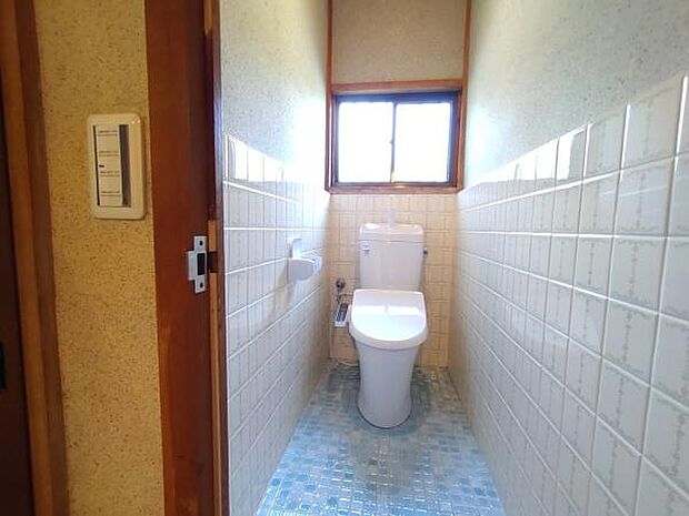 【トイレ】窓のある明るいトイレ