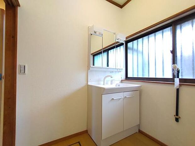 【洗面室】シンプルな洗面化粧台