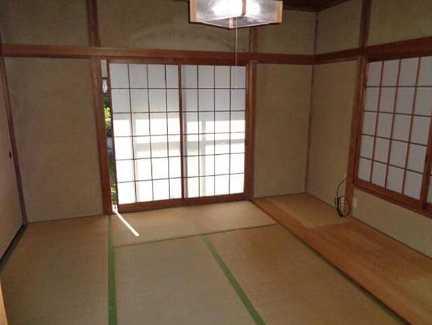 【和室】2面採光の和室は快適な光を取り入れ、心地よい風を取り入れます。