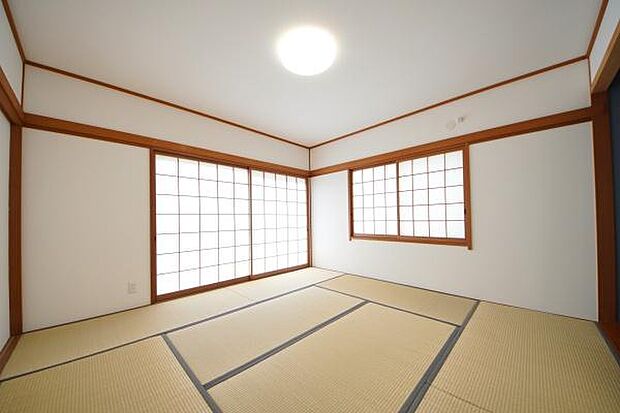 8帖の和室は畳の表替えや襖の張替え、障子の張替えも行っております！