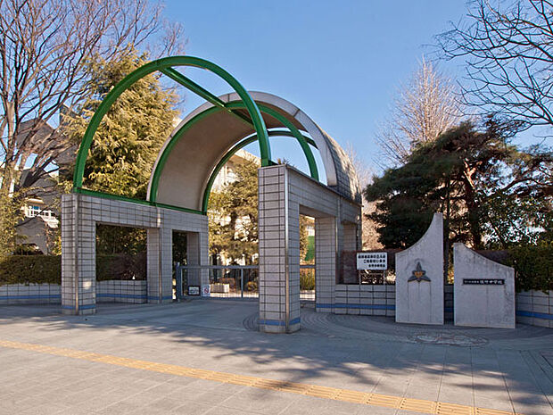 さいたま市立植竹中学校（390m）