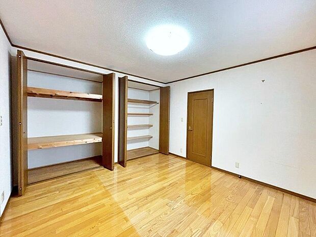 部屋を広く使える収納スペースが魅力的です。