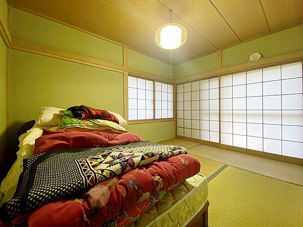 約6畳の和室は寝室として利用されています。