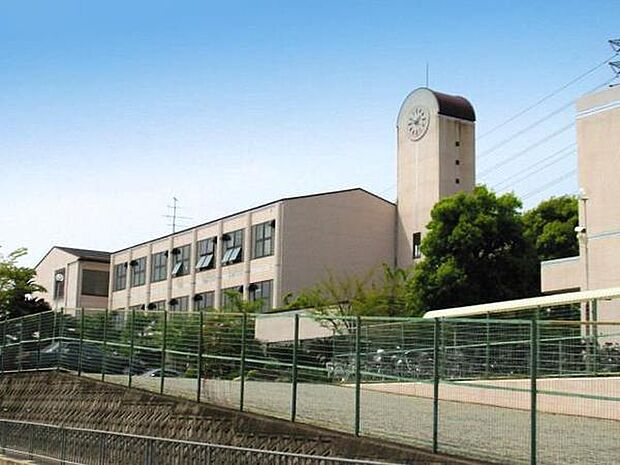 熊取町立熊取南中学校まで1961m