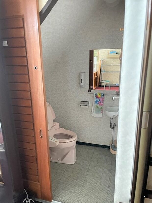 １階にもトイレがあります。