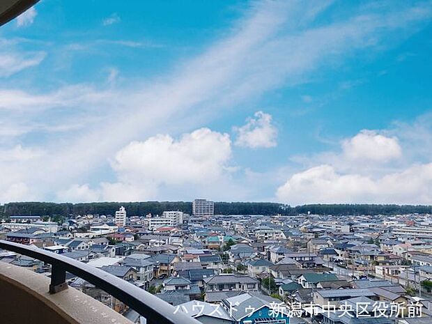 リビングバルコニーからの日本海側眺望
