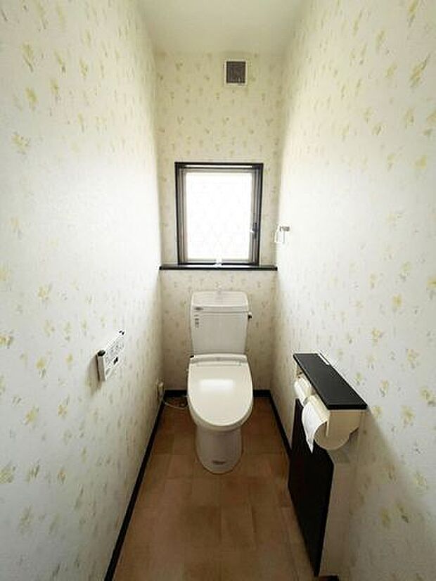 【toilet~トイレ~】各階にトイレあり♪就寝時に階段を降りなくてすみます♪