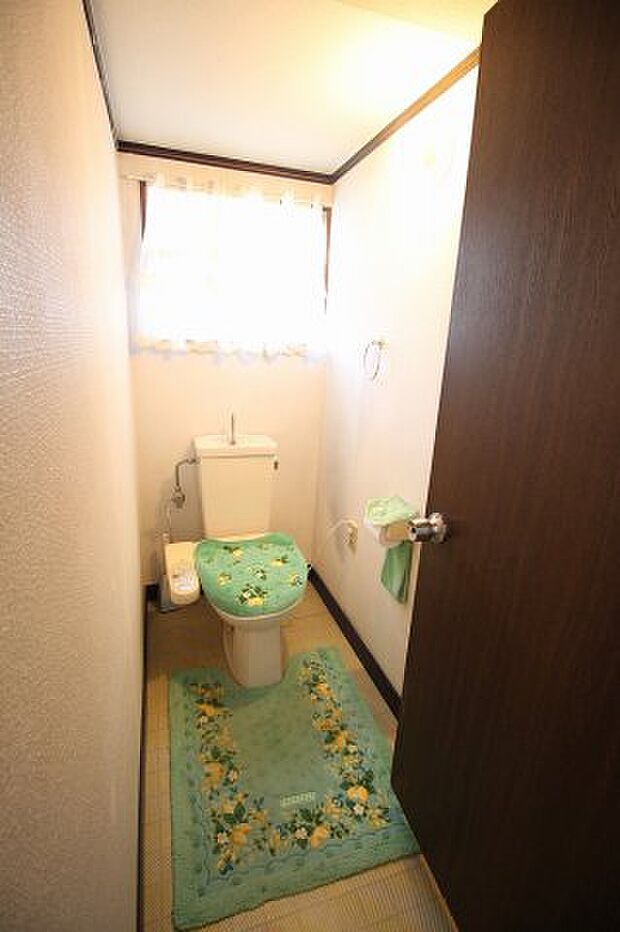 2階のトイレ。2か所あるとウレシイですよね。