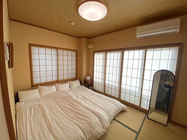 日本情緒漂う本格的な2階和室6畳。