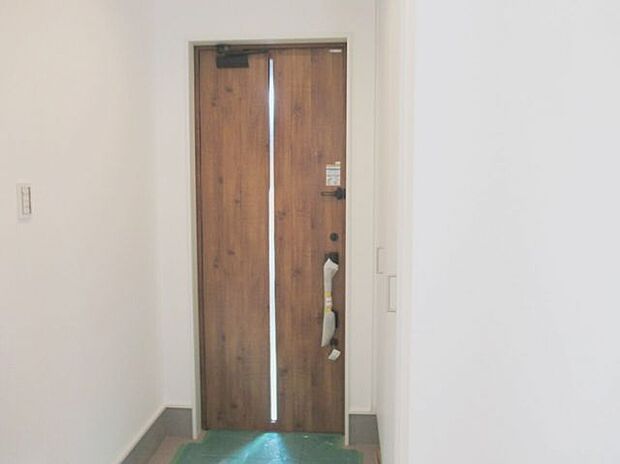 大容量の玄関収納、扉を閉めればすっきり玄関をキープできます。