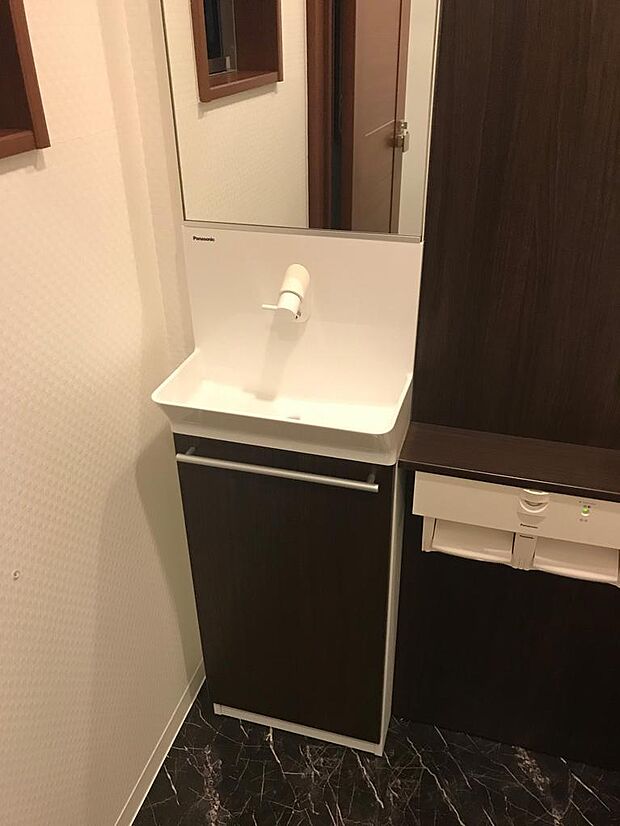 1階のトイレの手洗い台