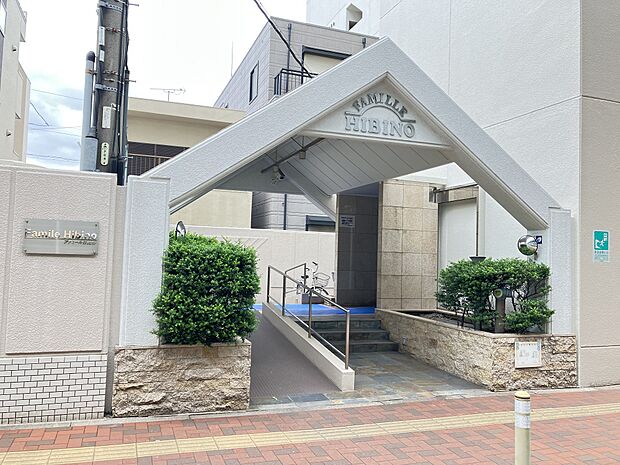 名古屋市名港線「六番町」駅まで徒歩約4分。1986年1月築の地上13階建てマンションになります。