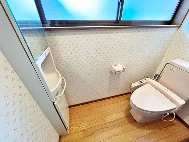トイレは1階と2階にそれぞれあり、便利です。
