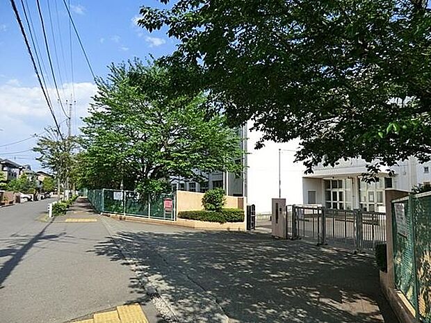 八王子市立石川中学校まで1491m