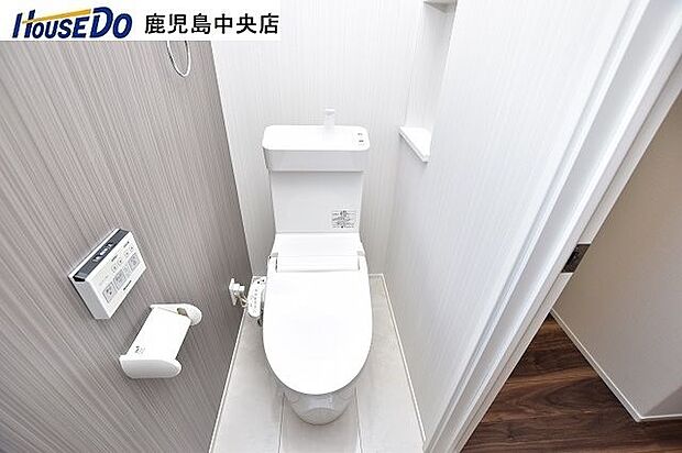 2階のトイレも温水洗浄便座機能付きです！