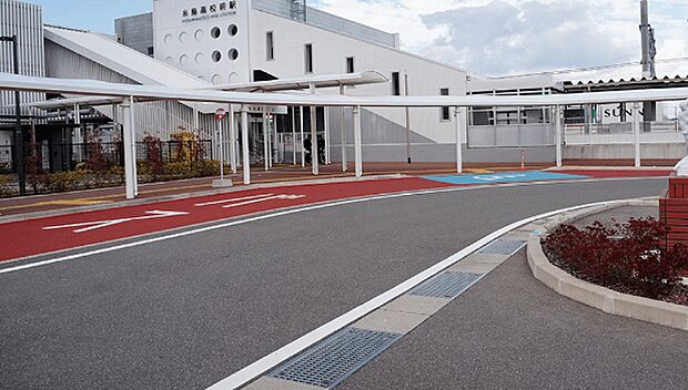 JR筑肥線「糸島高校前」駅。1600ｍ。徒歩20分。自転車で8分。