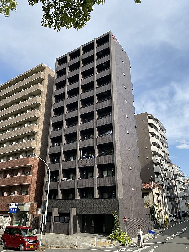 RC造地上11階建てマンション「Le‘a横浜大通り公園弐番館」の5階部分のお部屋をご紹介します。