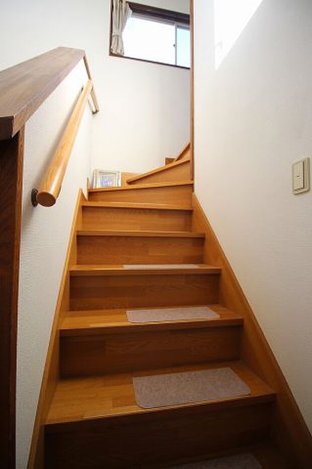1階から2階への階段