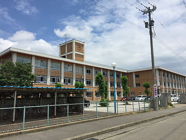 【中学校】藤島中学校まで2000ｍ