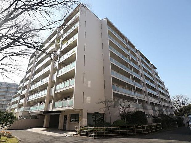 8階建て3階部分　鉄筋コンクリート造駐車場専用使用権付！北大阪急行線「桃山台」駅徒歩約9分の立地です。