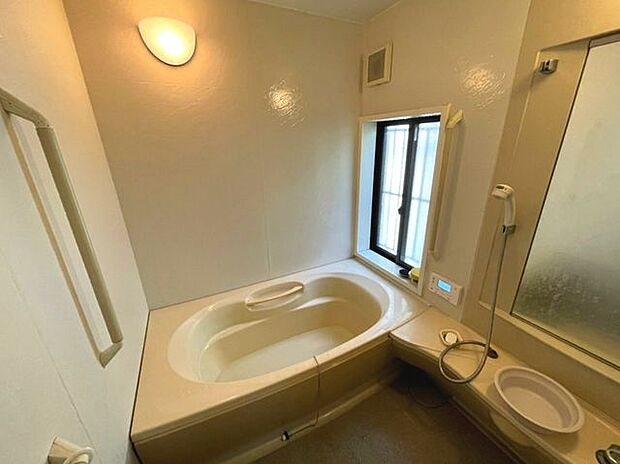 ■1坪以上でゆっくり楽しめる広々浴室！