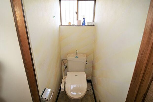 2階にもトイレが付いております！家族が増えても安心な2つあるとうれしい設備です！！故障の時も2ヶ所あると安心ですね！