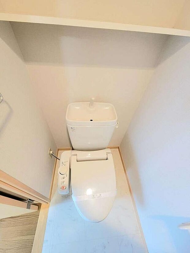 温水洗浄・暖房機能付きトイレ