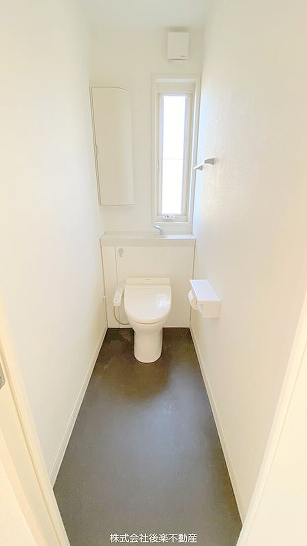 1・2階にトイレ一カ所ずつあります。