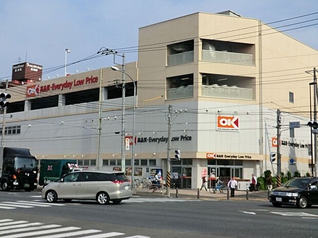 オーケー長津田店まで906m、国道246号の「御前田」交差点にあるスーパー。駐車場完備で夜21:30まで営業しています。