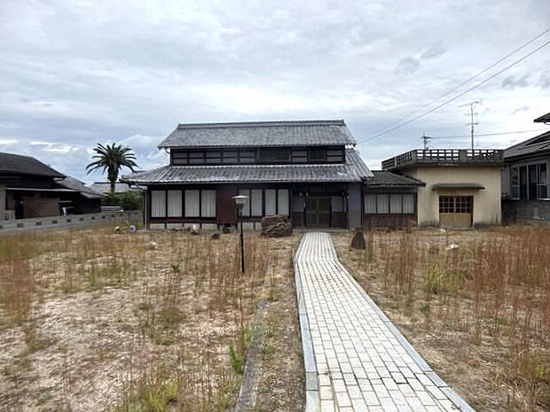 松山市河野別府にあります、9SLDKの中古戸建です♪