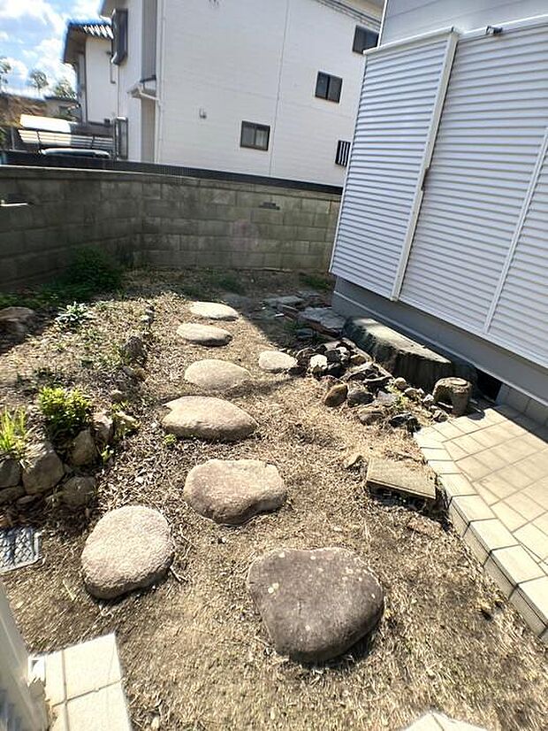 庭スペースもありますので、お好きな植物を植えてガーデニングも可能です♪