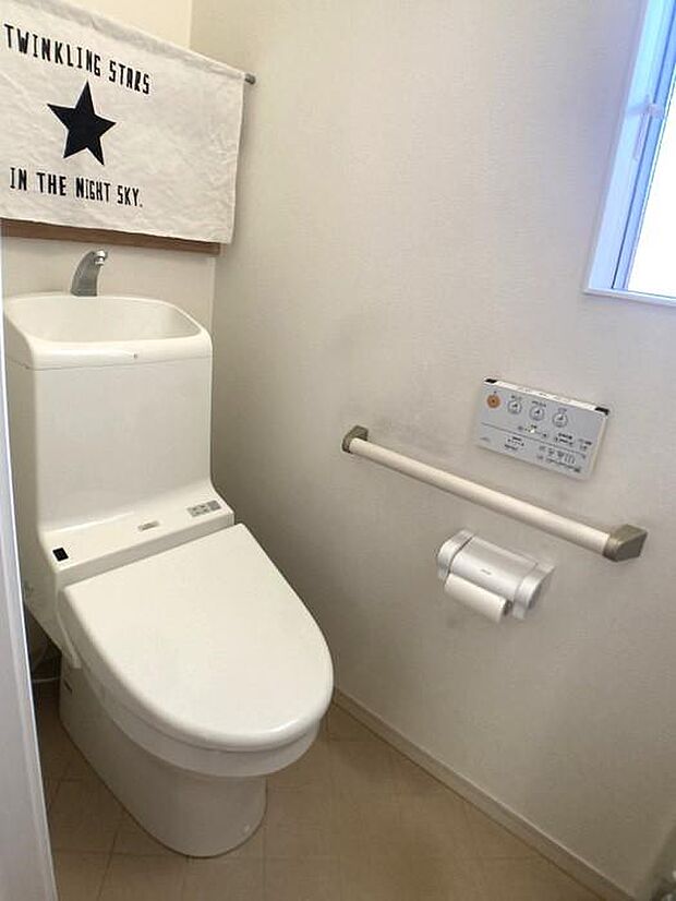 1階と2階の2か所にトイレを設けてます！