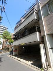 AKビル