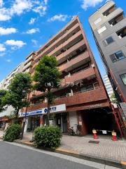 カテリーナ新宿御苑駅前