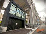 高架下ガレージハウス 