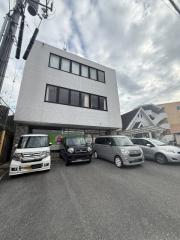Uビル