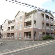 阪急宝塚線雲雀丘花屋敷駅まで徒歩4分