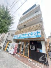 スタジオ・ニュートラッド