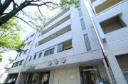 広島電鉄皆実線比治山橋駅まで徒歩13分