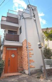 東出町2丁目貸家