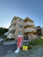 小田急小田原線東海大学前駅まで徒歩27分