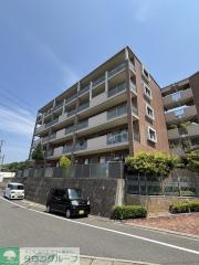 西鉄天神大牟田線雑餉隈駅までバス約19分 徒歩9分