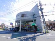 近鉄難波・奈良線富雄駅までバス約4分 徒歩5分
