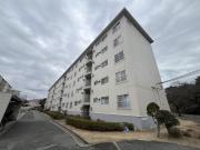 ＪＲ山陽本線朝霧駅までバス約9分 徒歩4分
