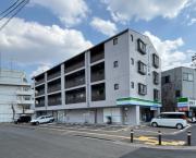 ファミーユ小松島