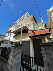 谷塚町貸家