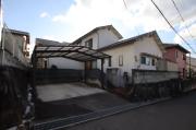 大師町カーポート付き貸家