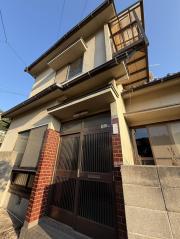 メゾン呉西川原石町